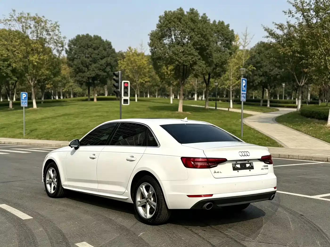 Audi A4L 2017 40 TFSI Progressive фото 6
