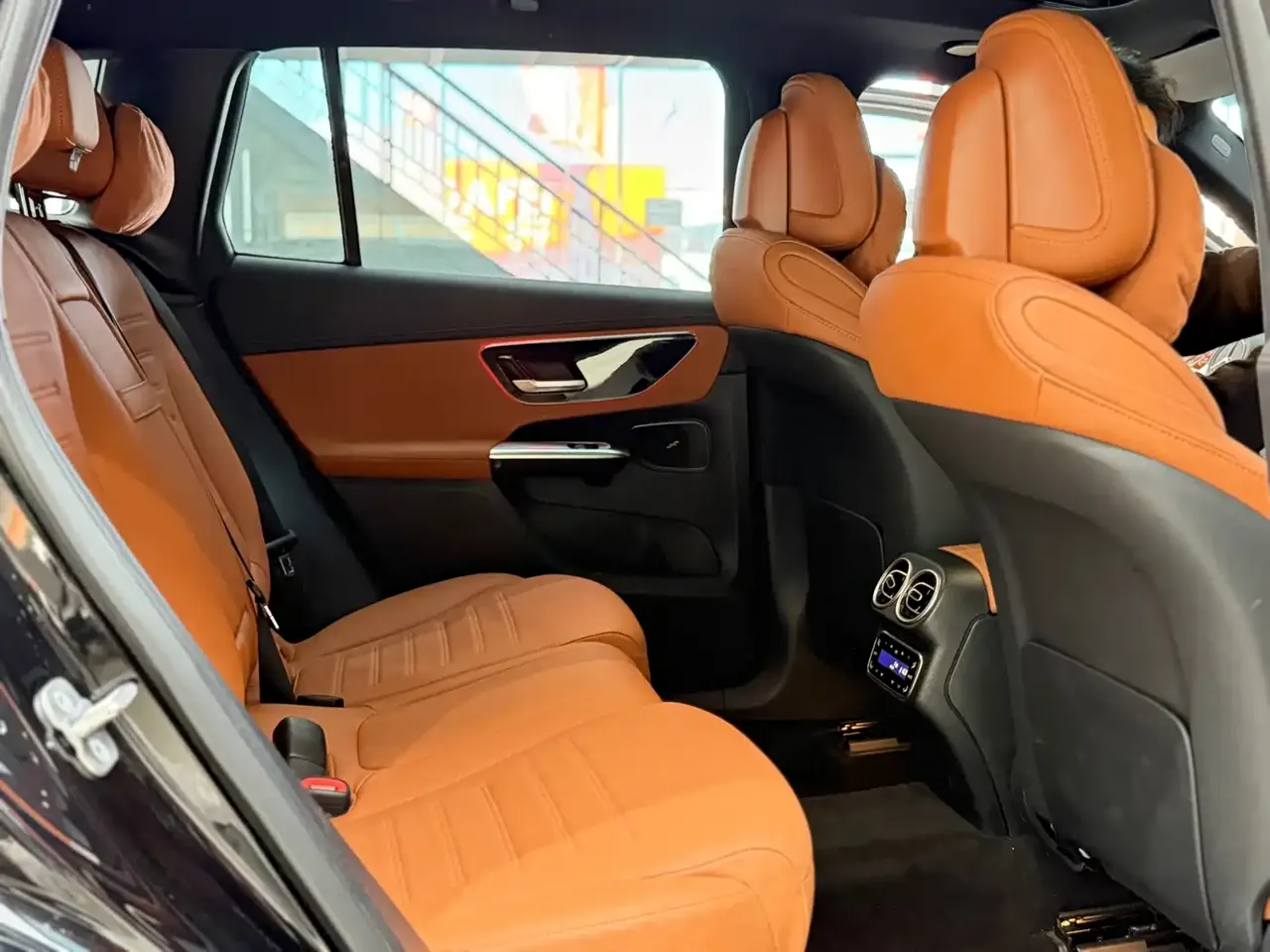 Mercedes-Benz GLC 2024 GLC 260 L 4MATIC Luxury 5-seater фото 11