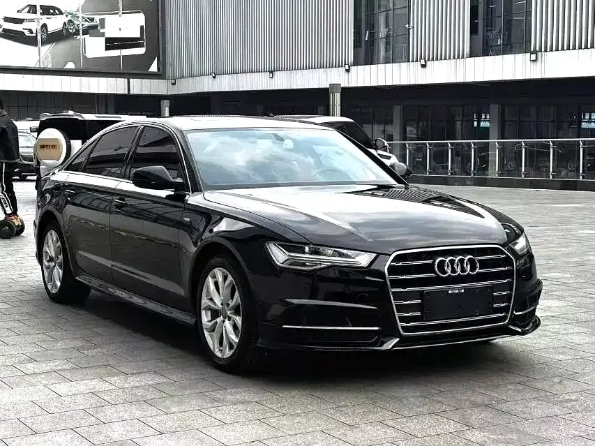Audi A6L 2018 30th Anniversary 35 TFSI Fashion фото 2