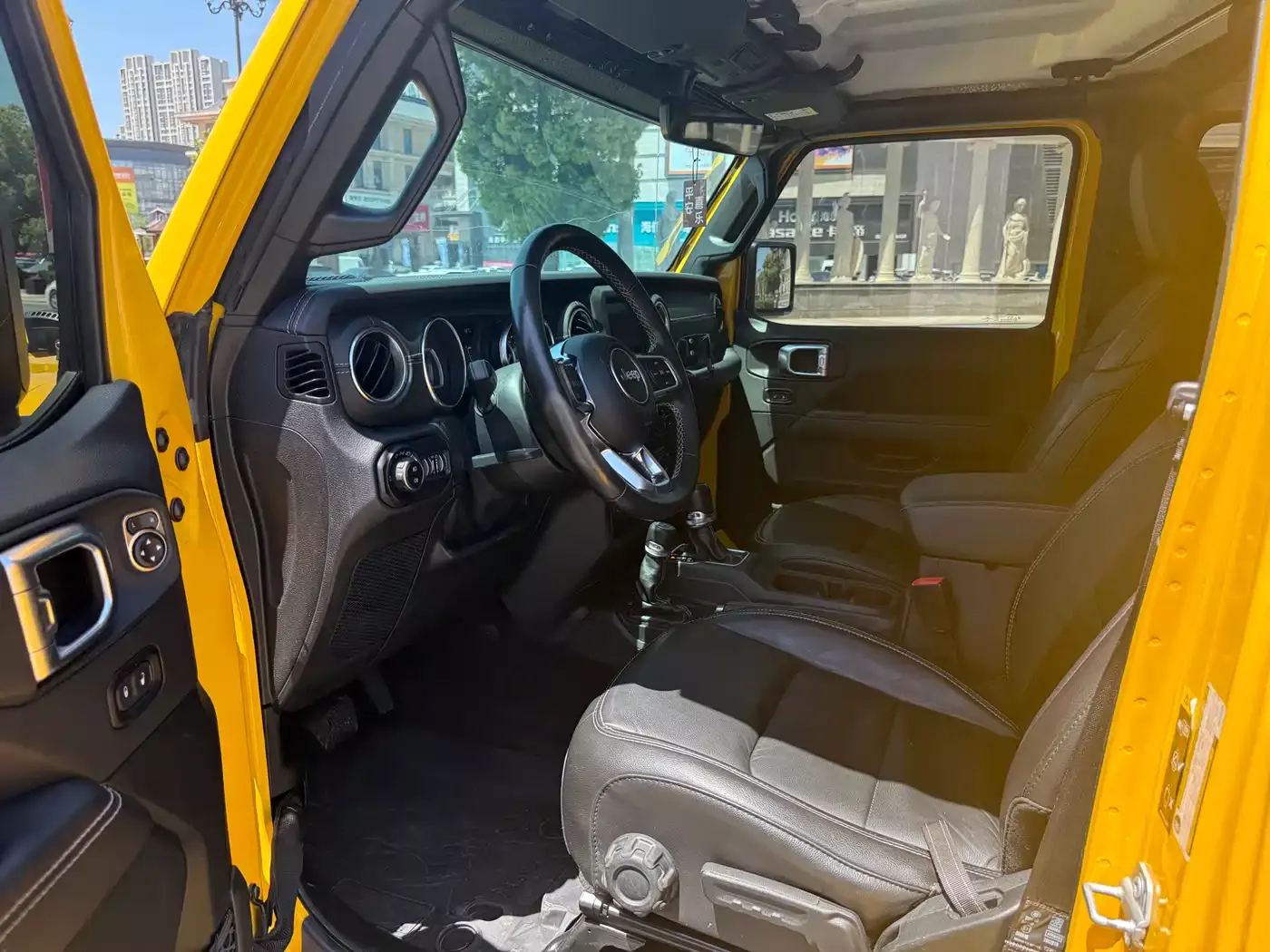 Jeep Wrangler 2021 2.0T Sahara Four-Door фото 4