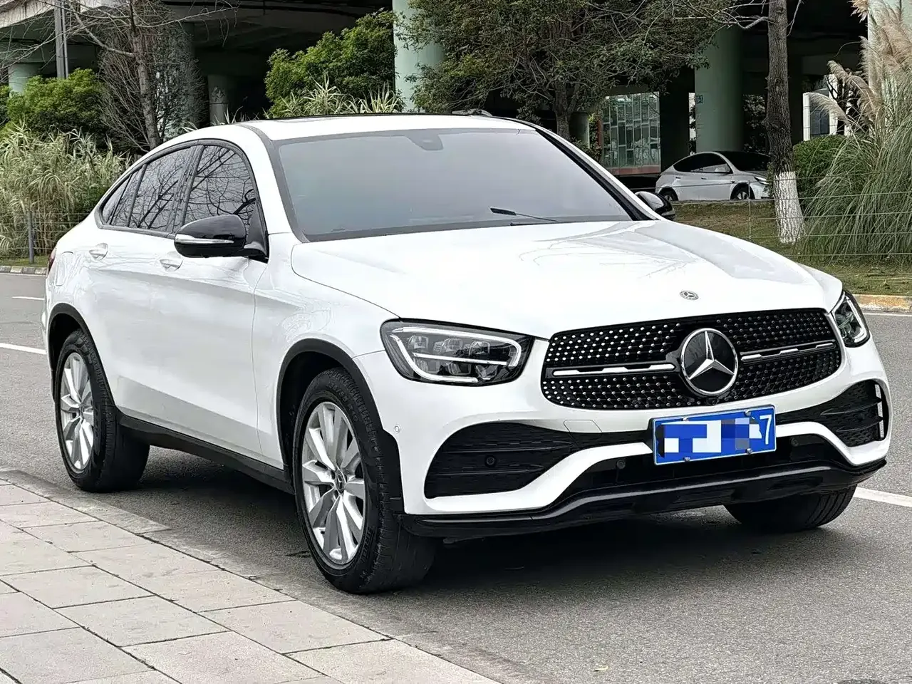 Mercedes-Benz GLC Coupe 2020 GLC 260 4MATIC Coupe SUV фото 3
