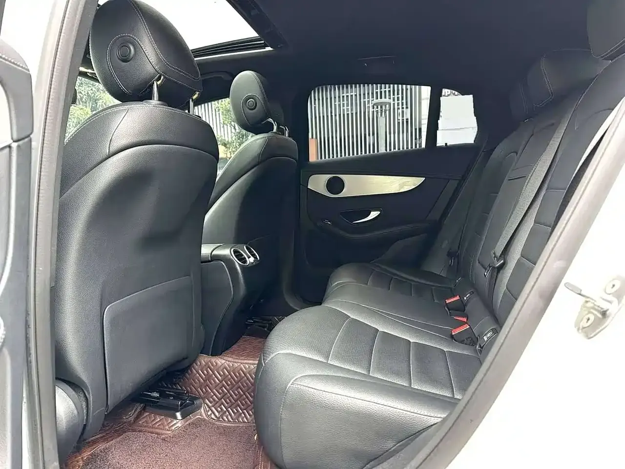 Mercedes-Benz GLC Coupe 2020 GLC 260 4MATIC Coupe SUV фото 4