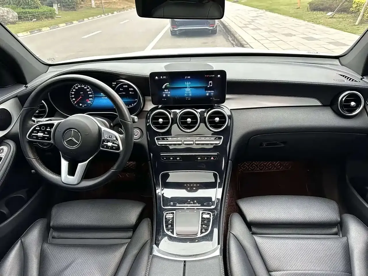 Mercedes-Benz GLC Coupe 2020 GLC 260 4MATIC Coupe SUV фото 8