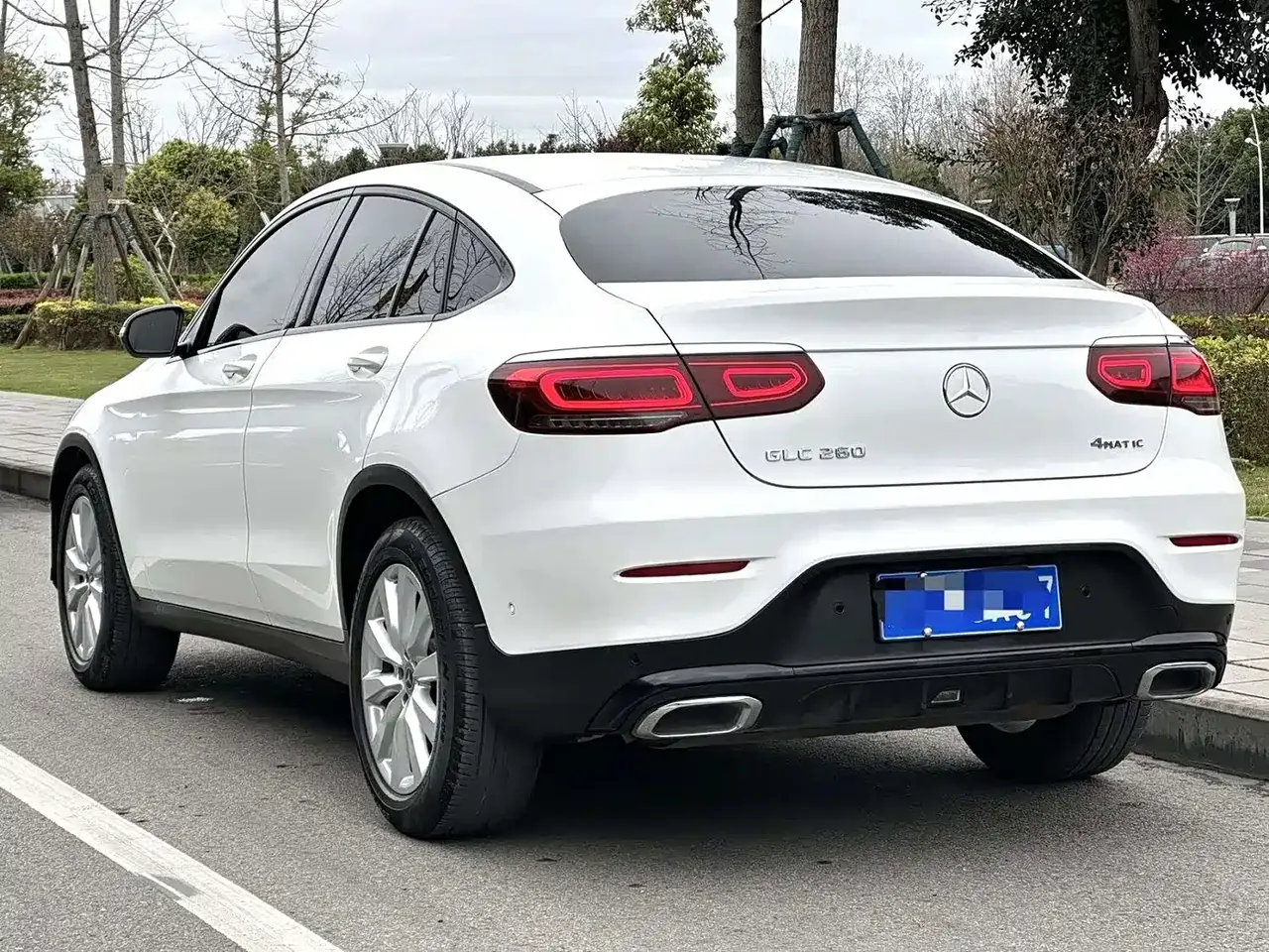 Mercedes-Benz GLC Coupe 2020 GLC 260 4MATIC Coupe SUV фото 11