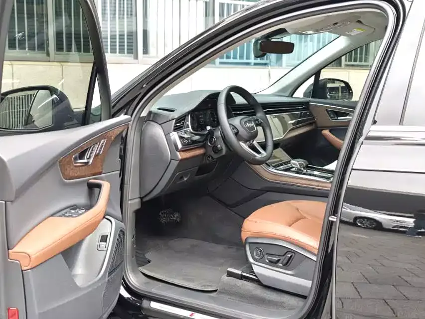 Audi Q7 2023 55 TFSI quattro S line Sport фото 5