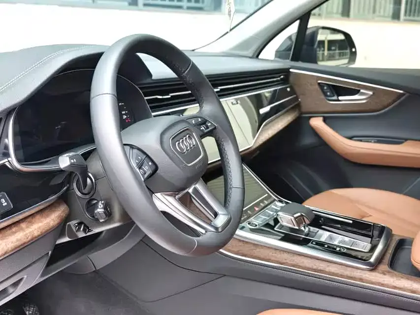 Audi Q7 2023 55 TFSI quattro S line Sport фото 6