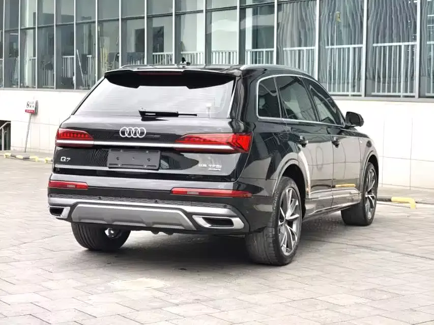 Audi Q7 2023 55 TFSI quattro S line Sport фото 14
