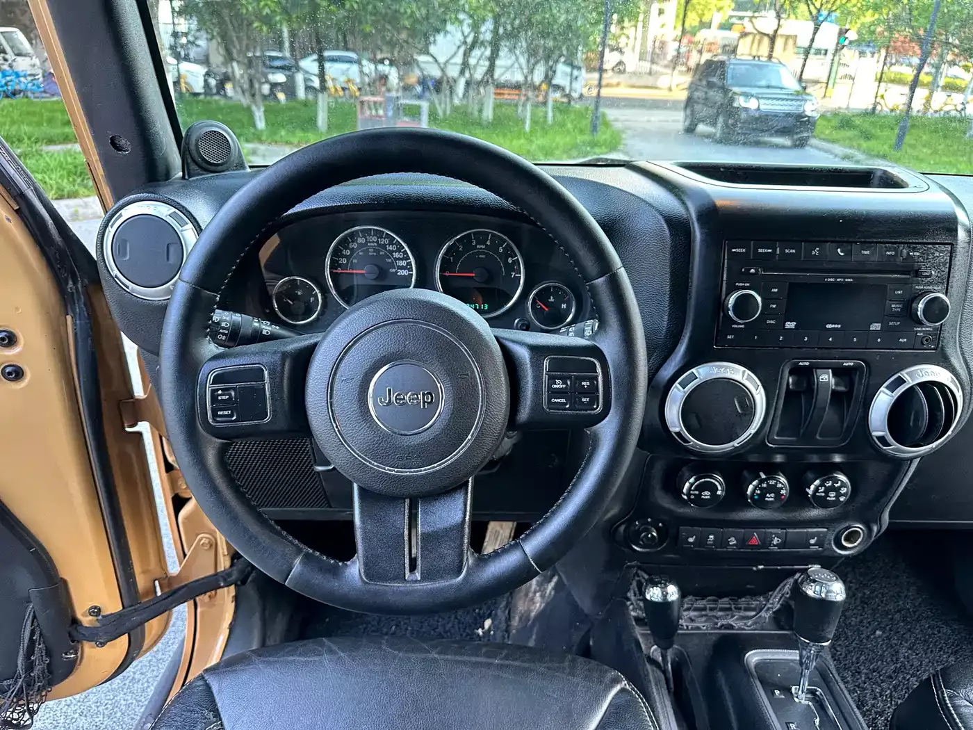 Jeep Wrangler 2013 3.6L Rubicon Two-Door фото 13
