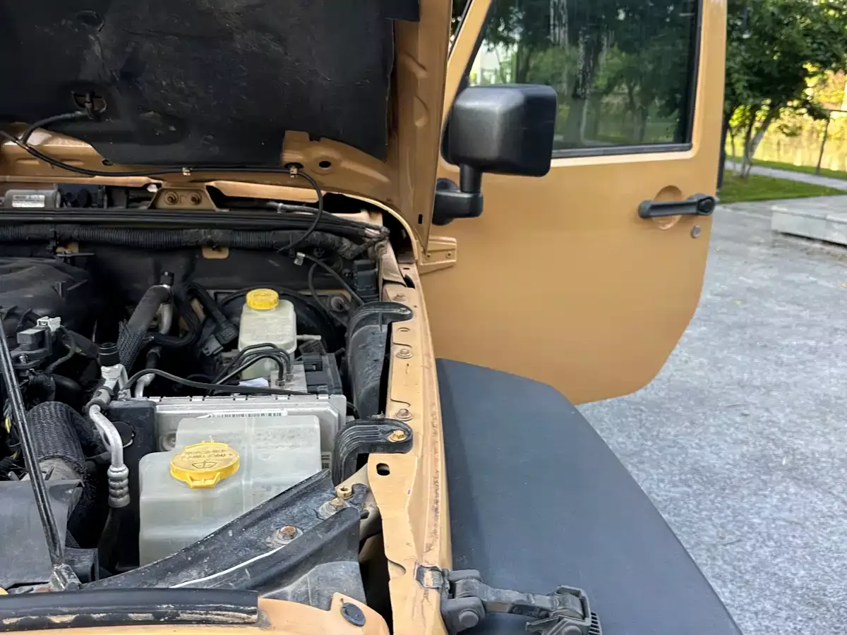 Jeep Wrangler 2013 3.6L Rubicon Two-Door фото 17