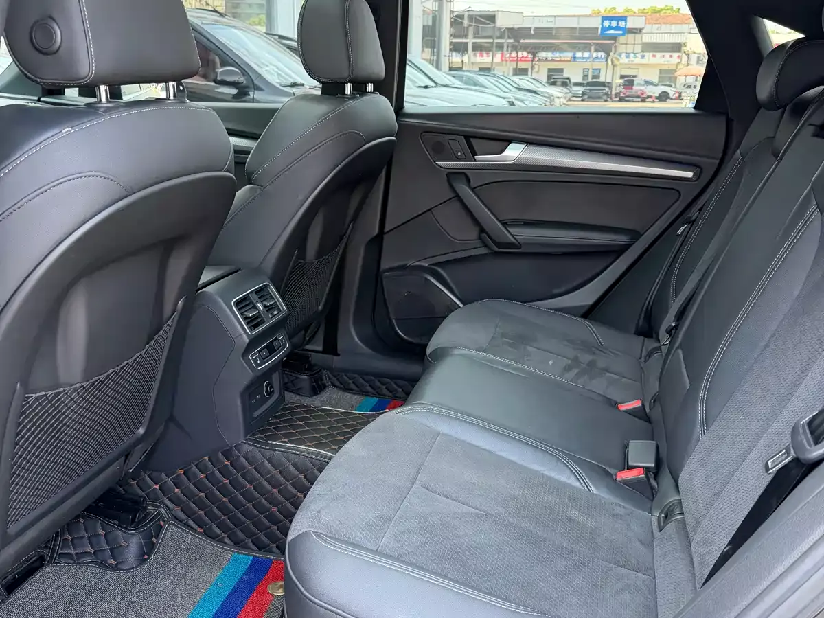 Audi Q5L Sportback 2021 40 TFSI Luxury фото 15