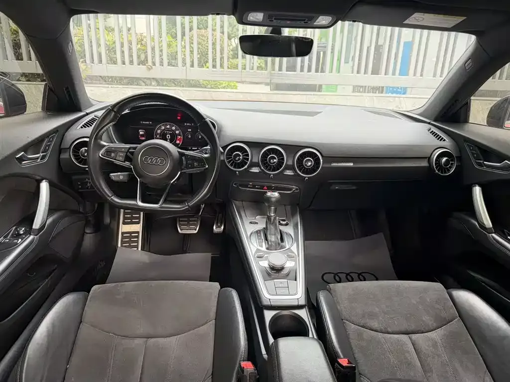 Audi TT 2017 TT Coupe 45 TFSI quattro фото 5