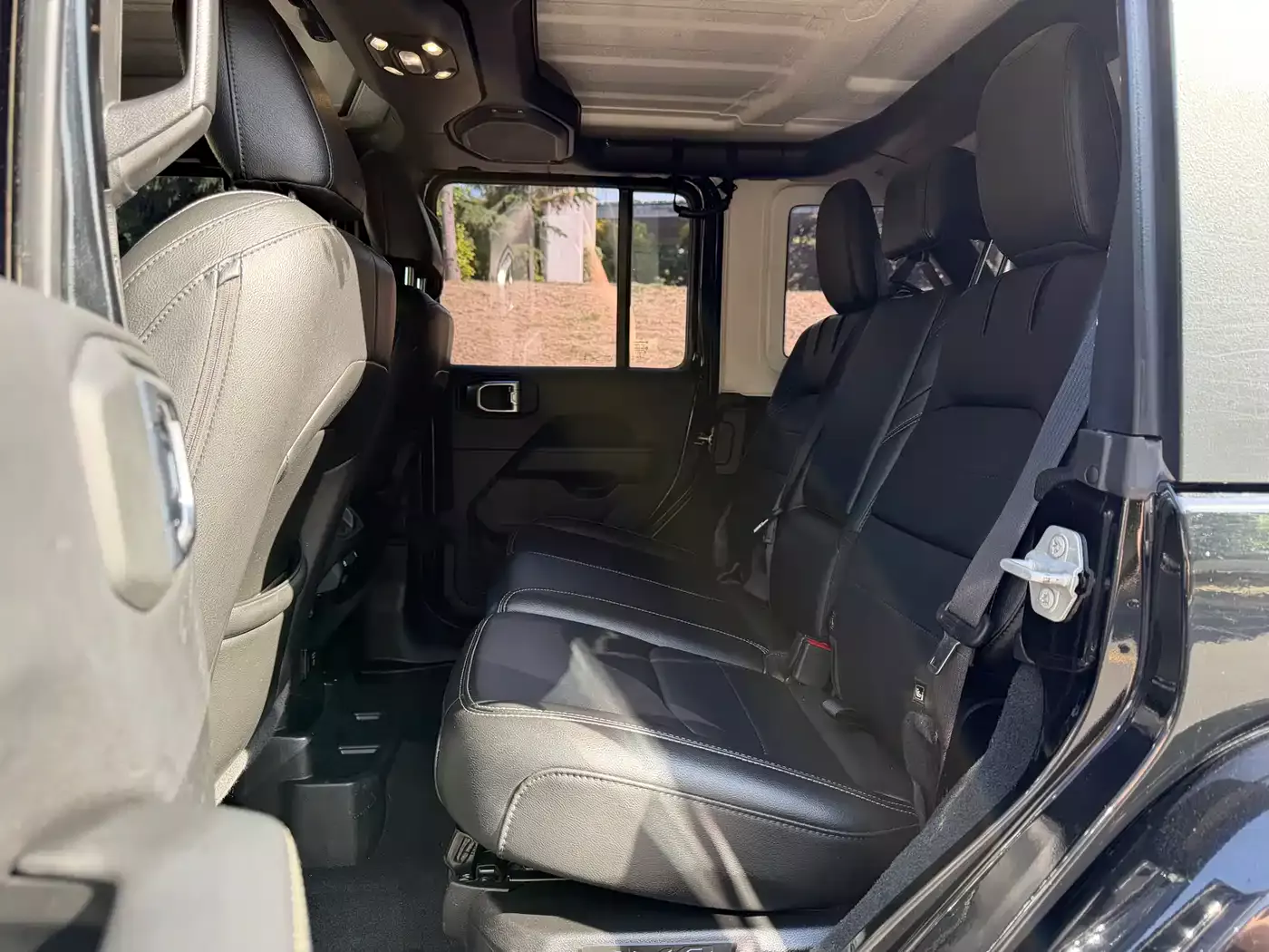 Jeep Wrangler 4xe 2021 4-Door 2.0T 4xe Sahara фото 5