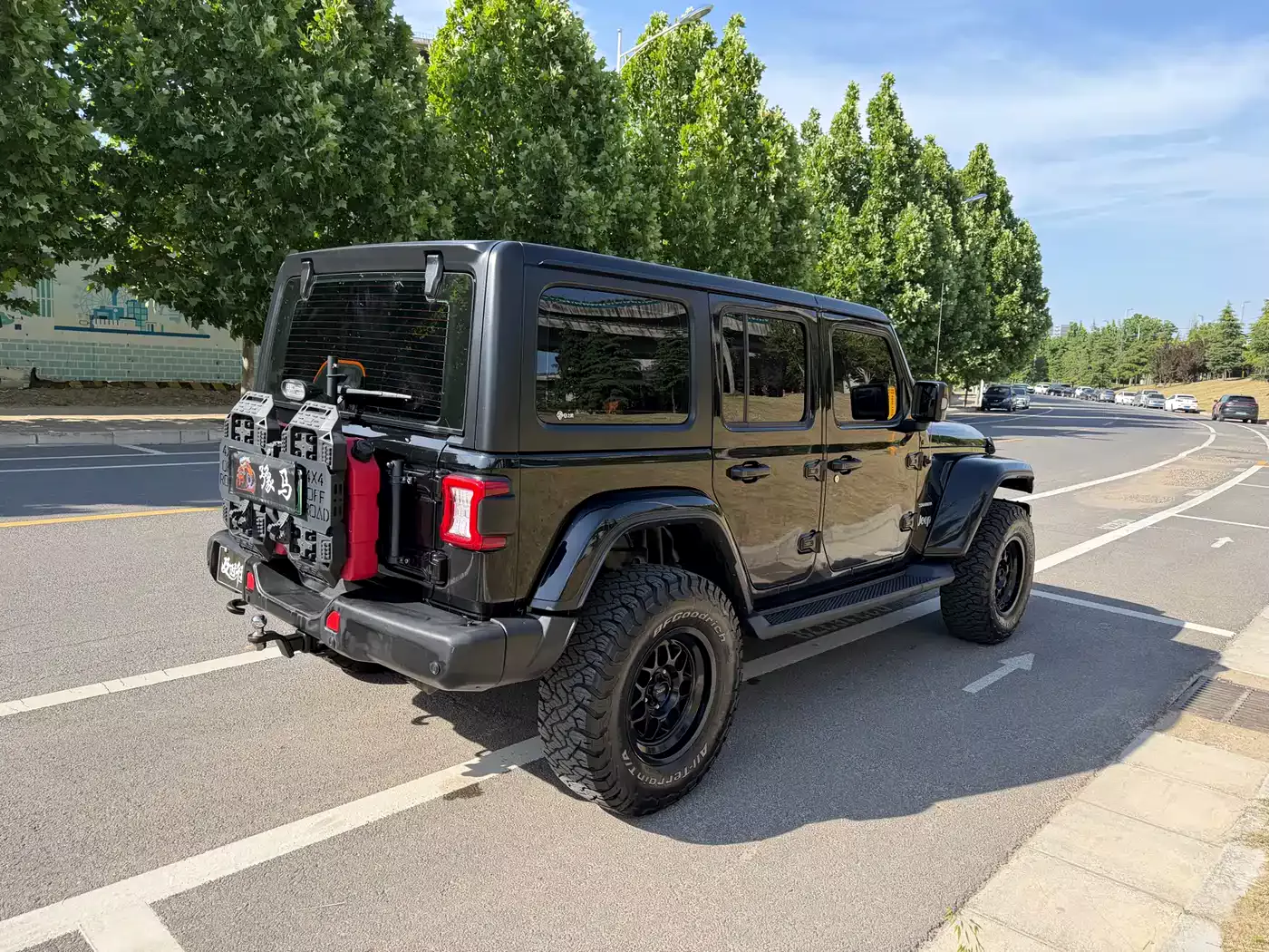 Jeep Wrangler 4xe 2021 4-Door 2.0T 4xe Sahara фото 7