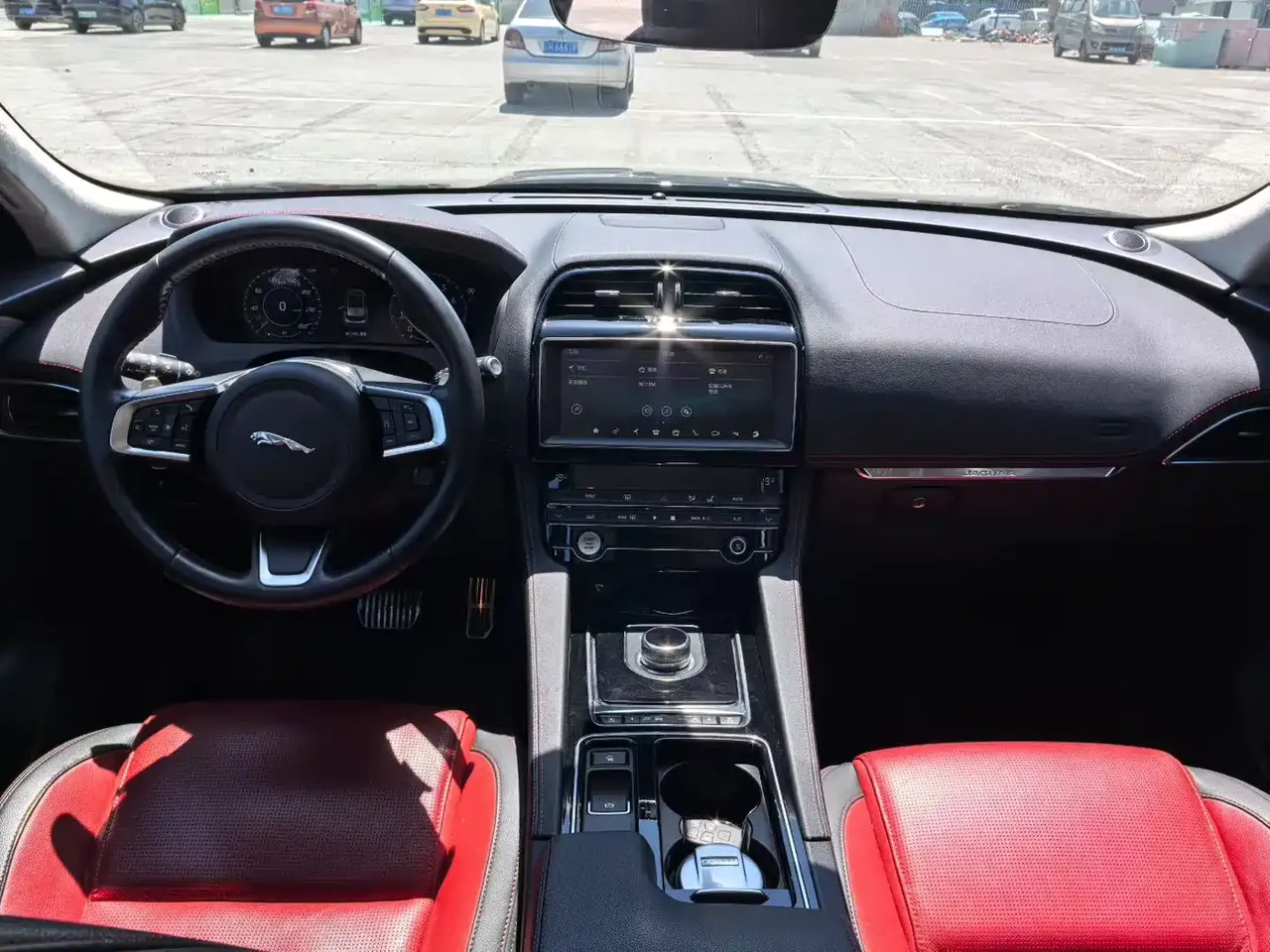 Jaguar F-PACE 2020 2.0T R-Dynamic SE фото 5