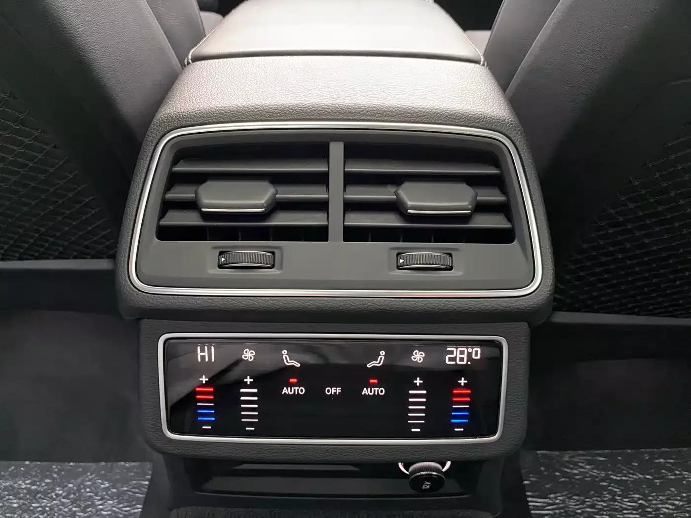 Audi A6L 2024 45 TFSI Premium Dynamic фото 15