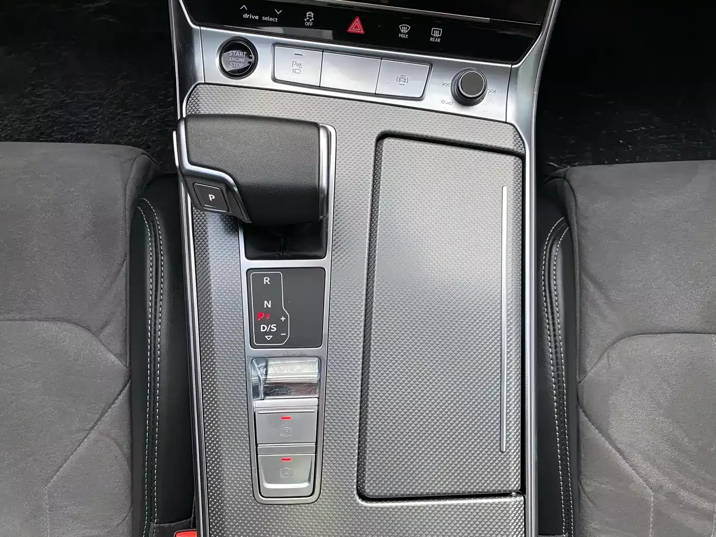 Audi A6L 2024 45 TFSI Premium Dynamic фото 17