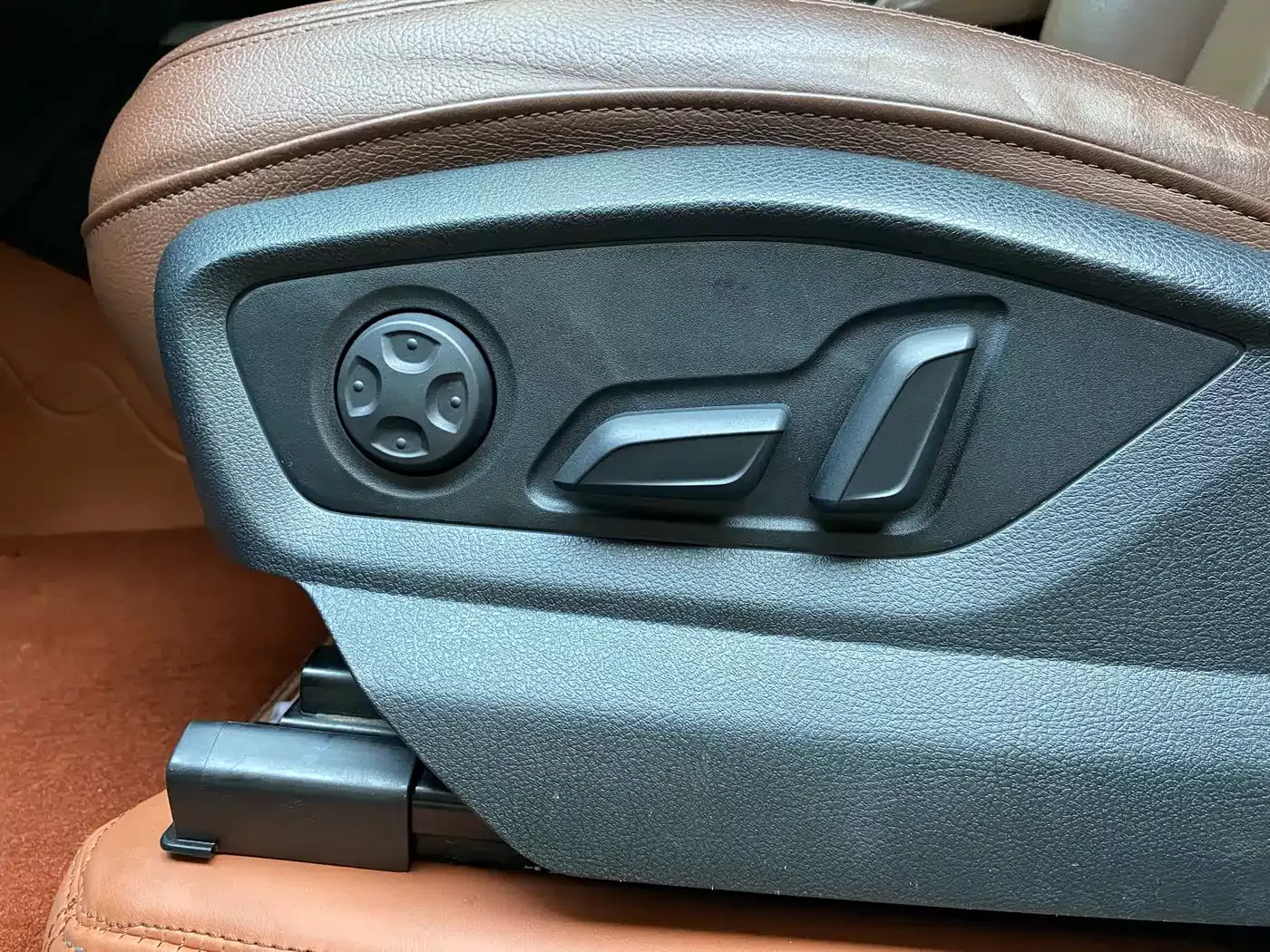 Audi Q7 New Energy 2019 55 e-tron фото 15