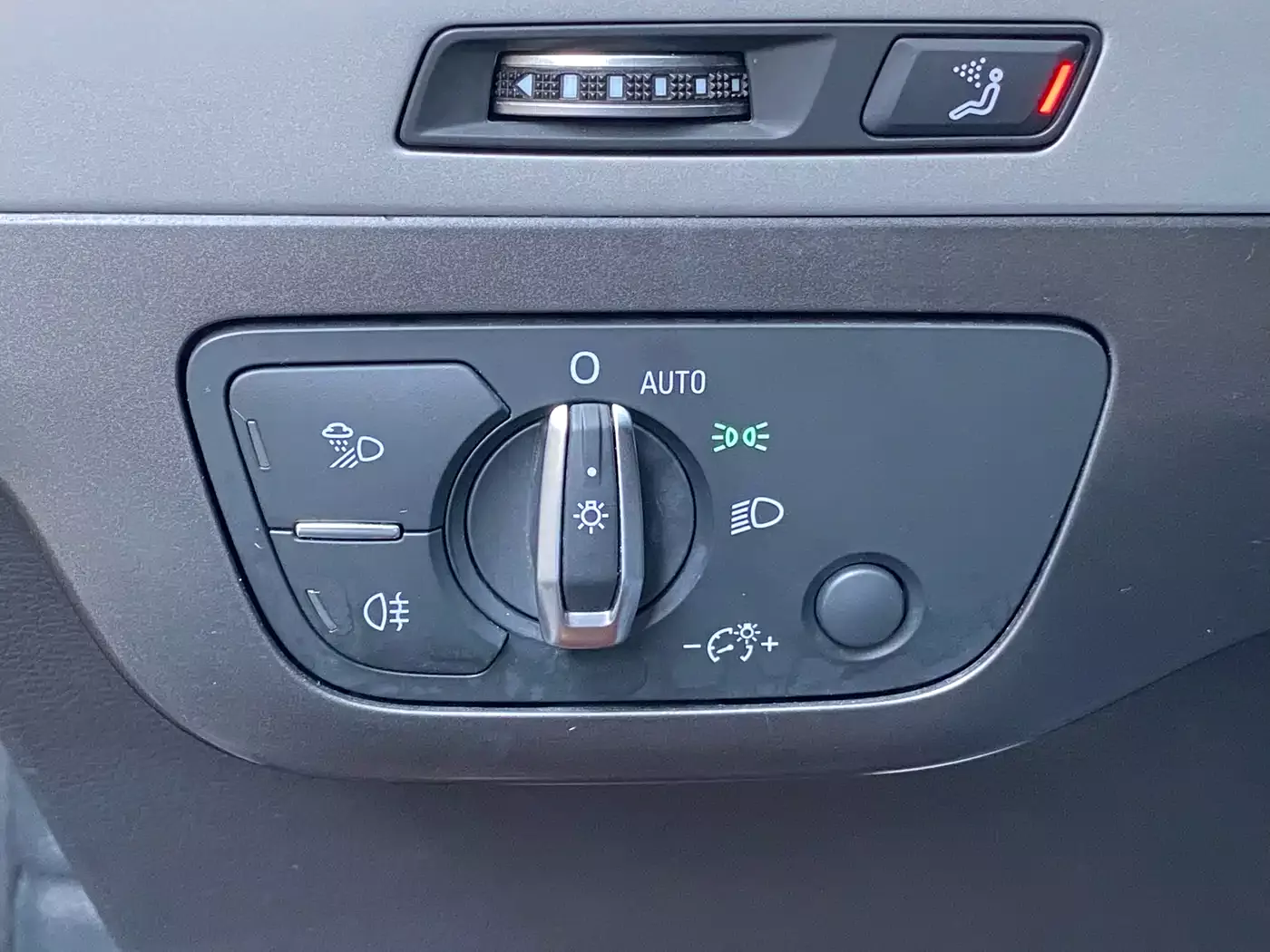 Audi Q7 New Energy 2019 55 e-tron фото 17