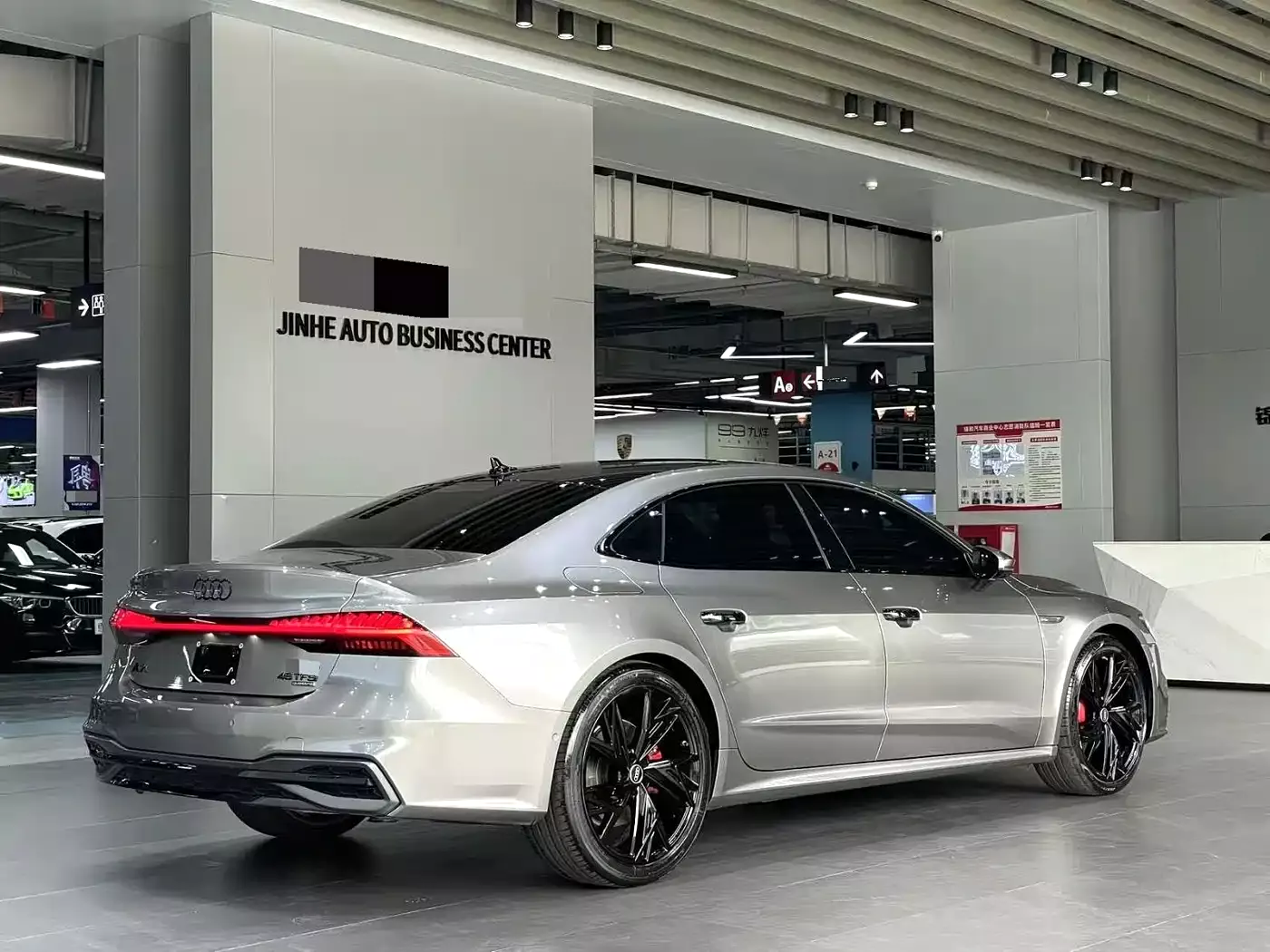 Audi A7L 2024 45 TFSI quattro S-line Black Warrior Edition фото 8