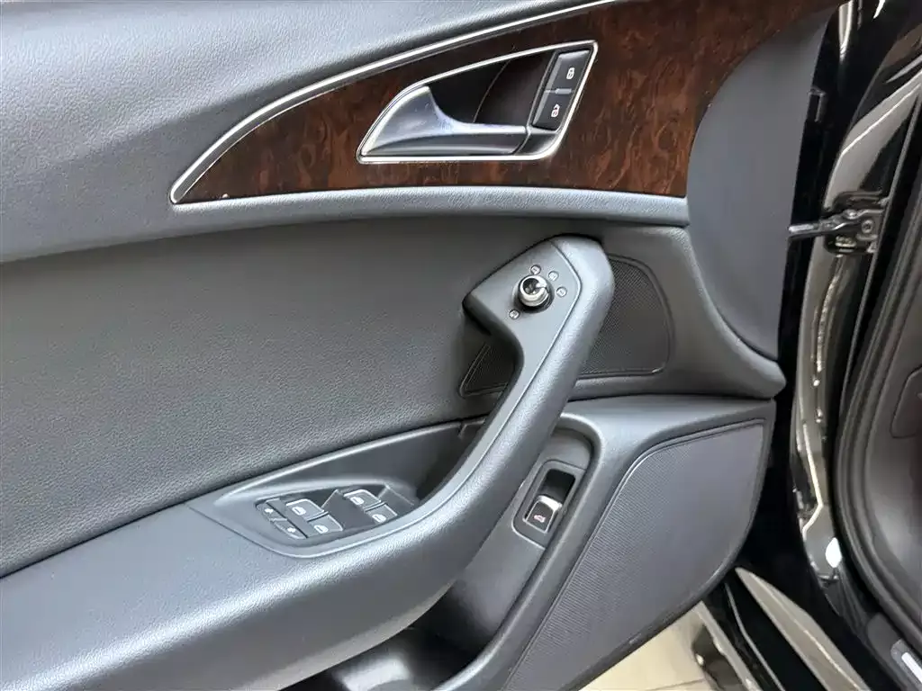 Audi A6L 2018 30th Anniversary 45 TFSI quattro Sport фото 7
