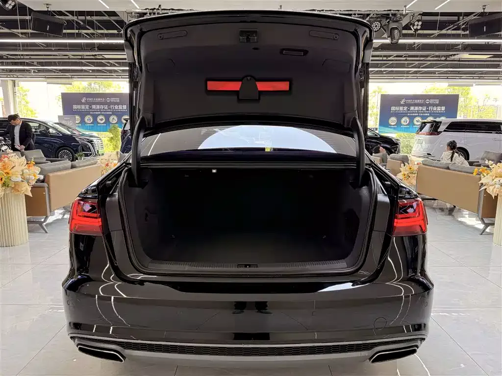 Audi A6L 2018 30th Anniversary 45 TFSI quattro Sport фото 29