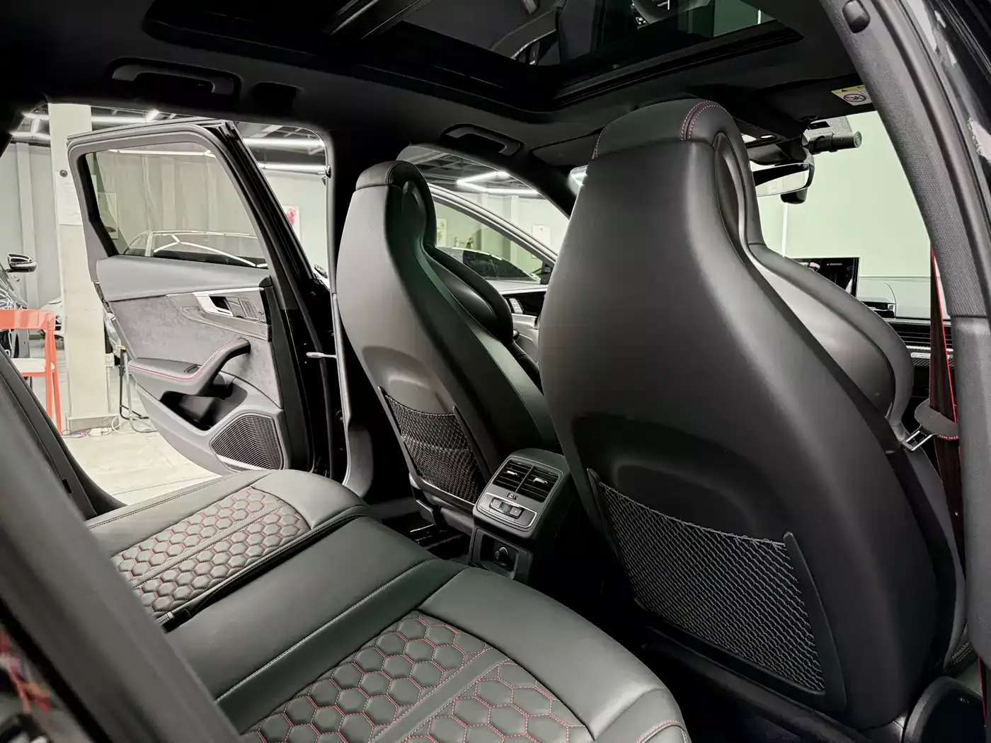 Audi RS 4 2024 RS4 Avant Ignition Edition фото 16