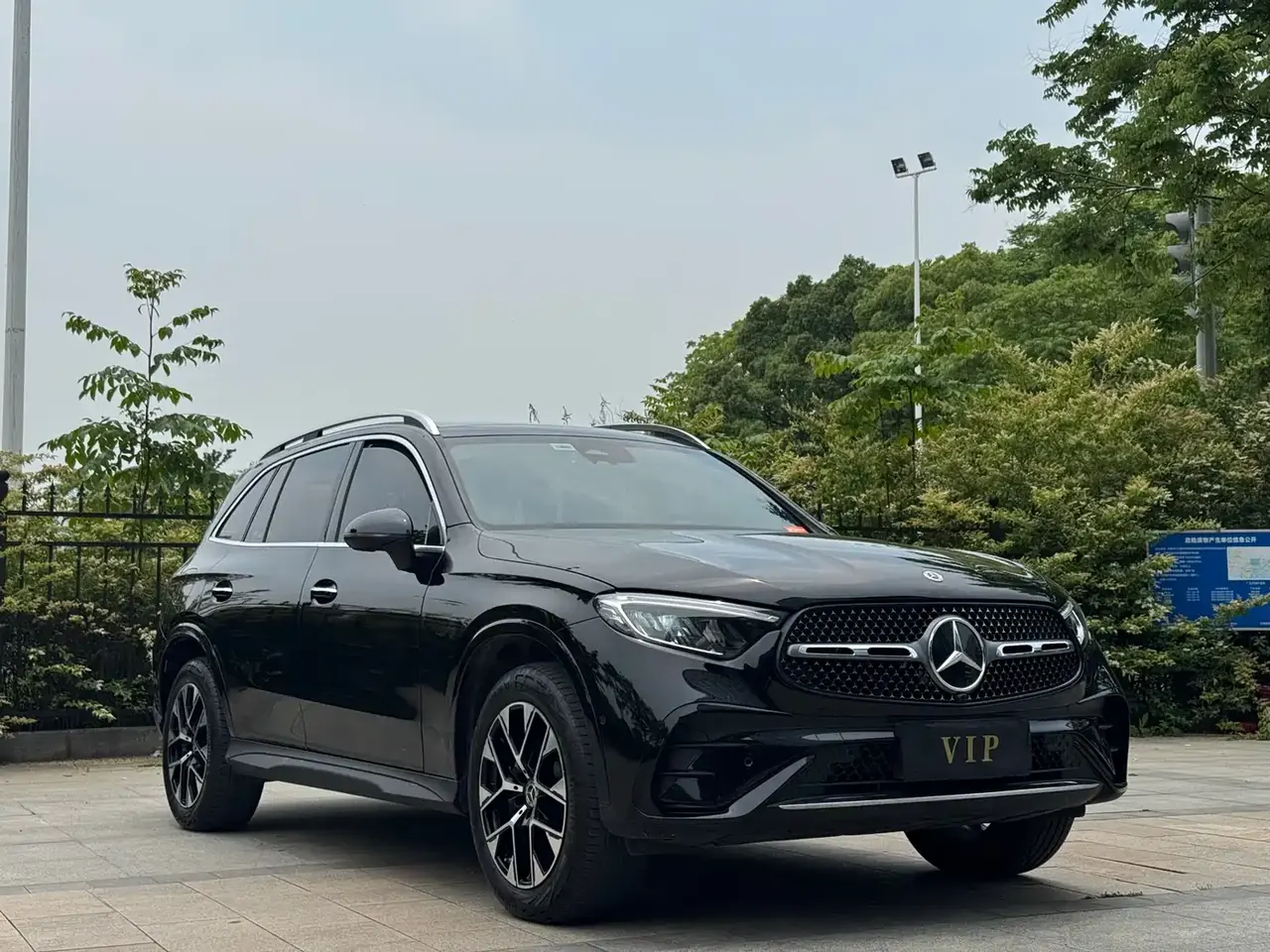 Mercedes-Benz GLC 2024 GLC 260 L 4MATIC Dynamic 5-seater фото 3