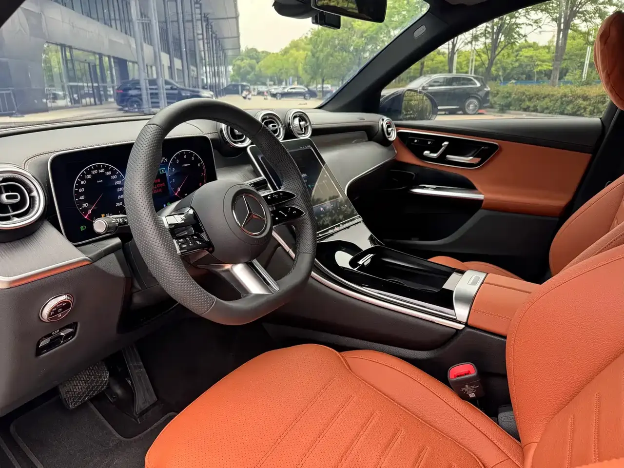 Mercedes-Benz GLC 2024 GLC 260 L 4MATIC Dynamic 5-seater фото 4