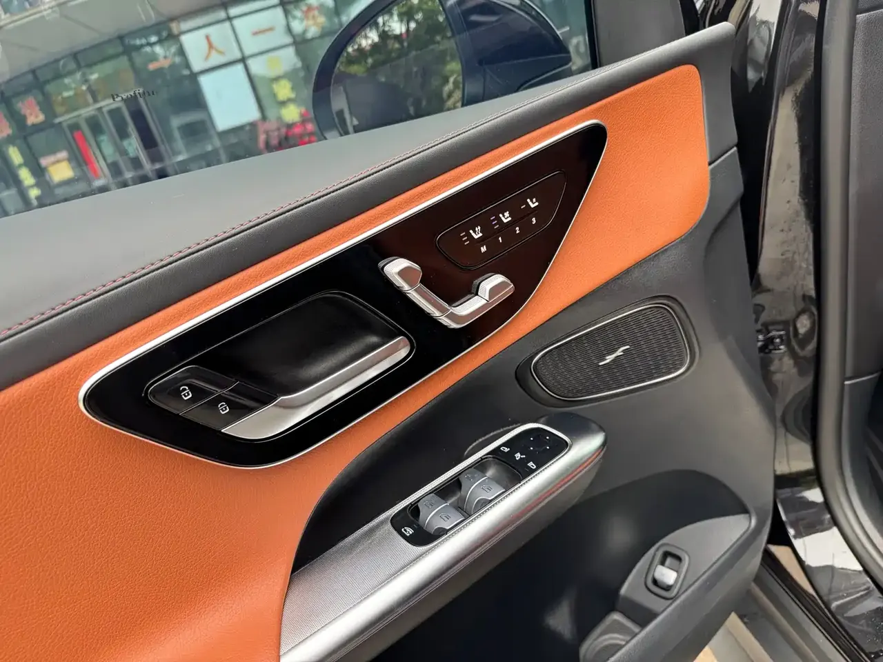 Mercedes-Benz GLC 2024 GLC 260 L 4MATIC Dynamic 5-seater фото 5