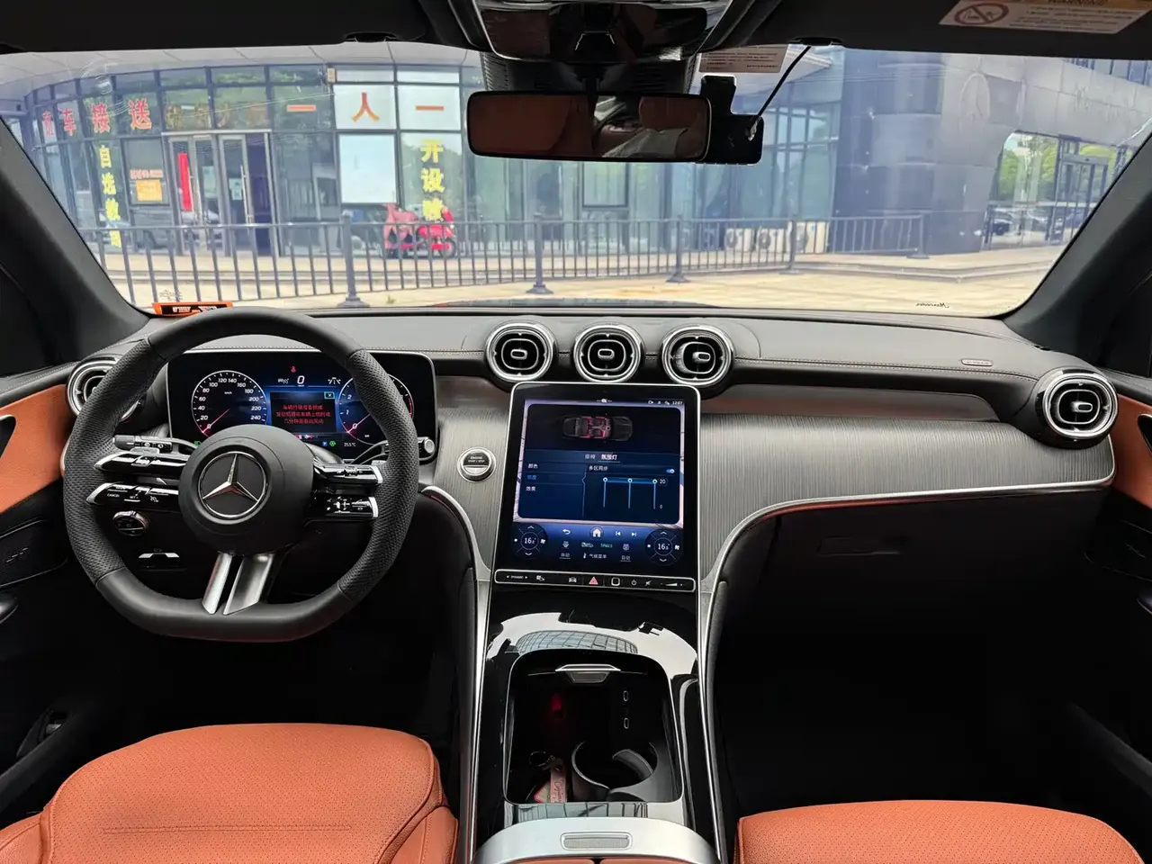 Mercedes-Benz GLC 2024 GLC 260 L 4MATIC Dynamic 5-seater фото 11