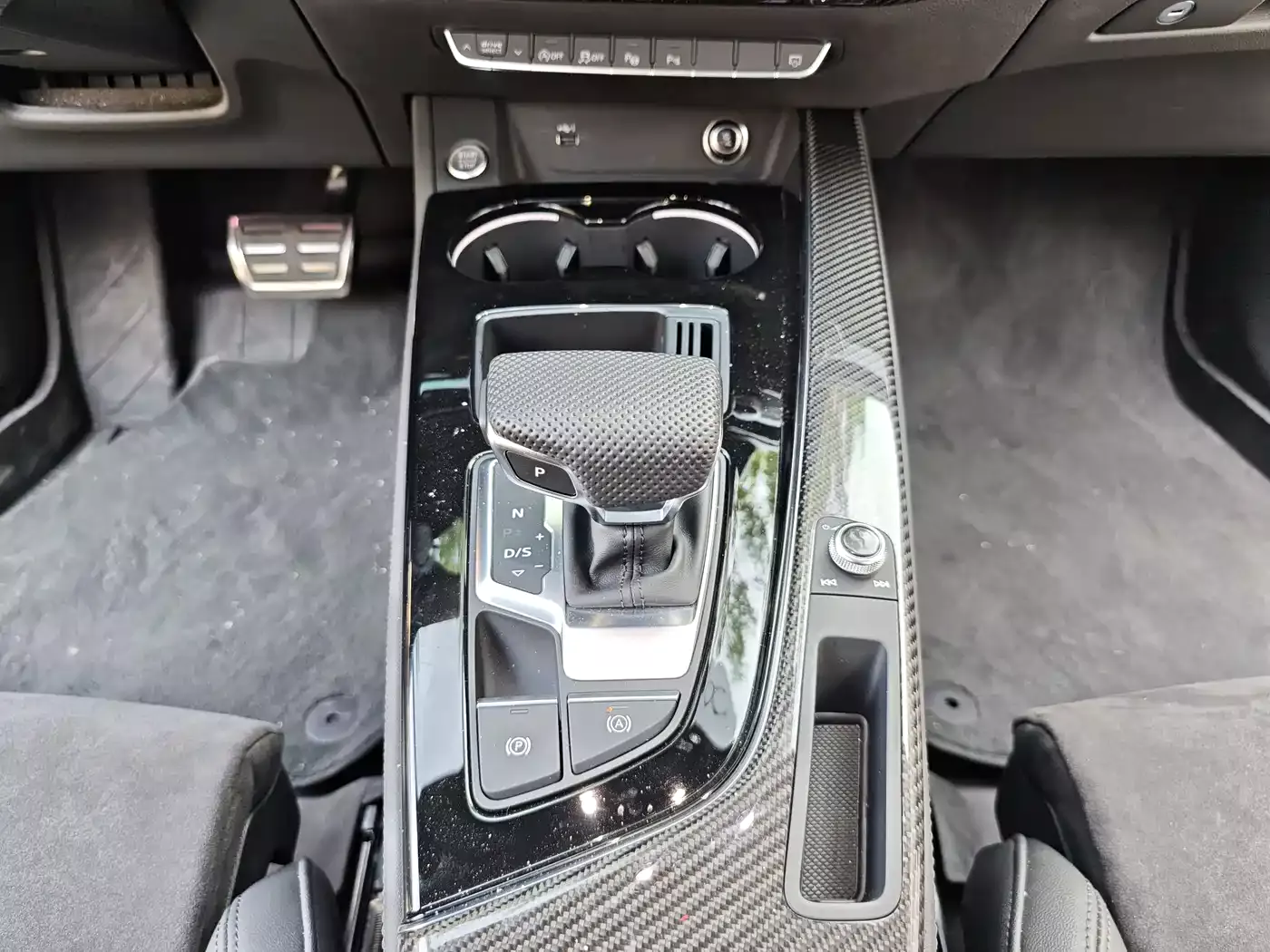Audi A4L 2024 45 TFSI quattro Premium Dynamic фото 15
