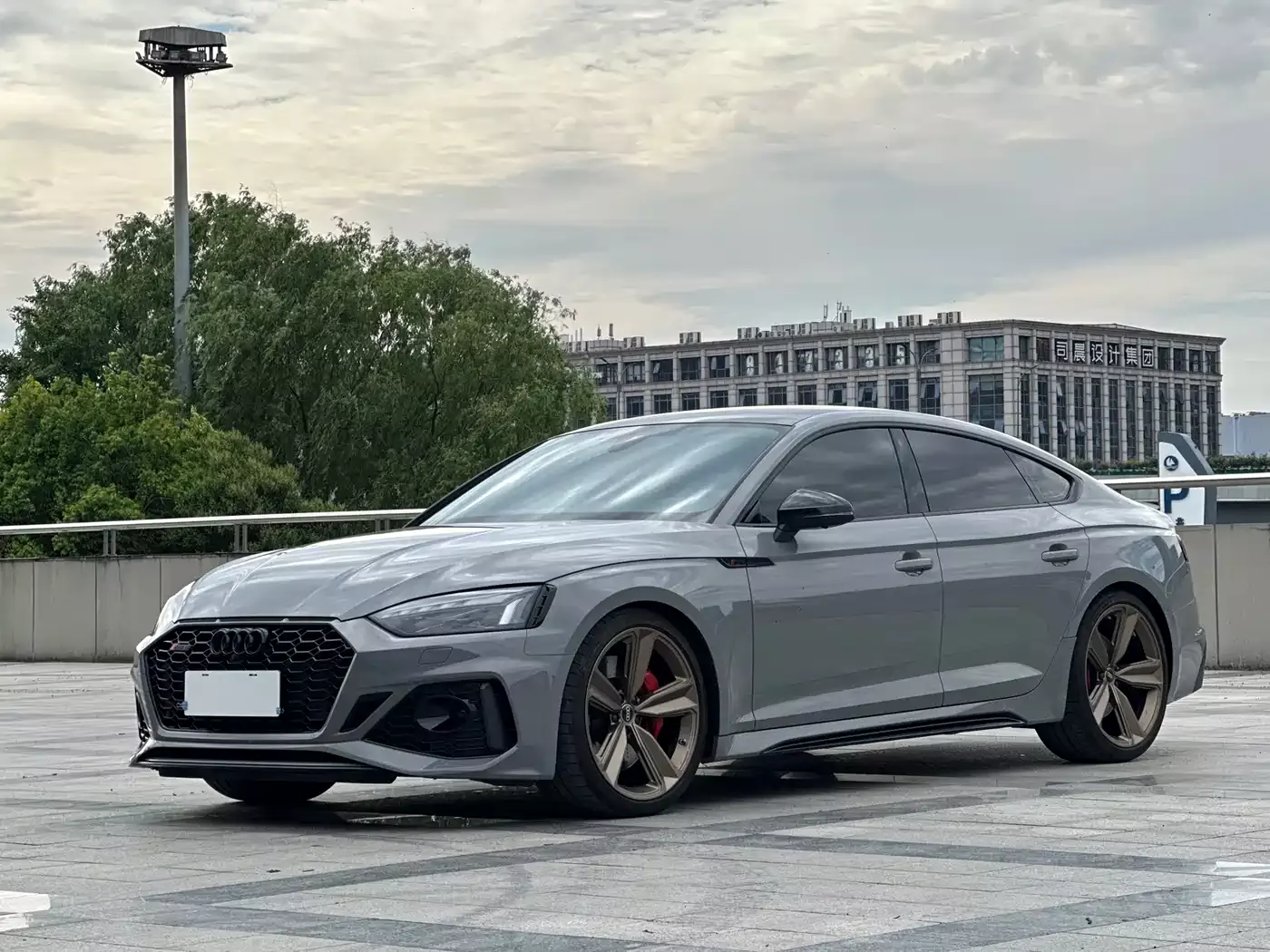 Audi RS 5 2023 Model RS 5 2.9T Sportback Dark Gold Edition