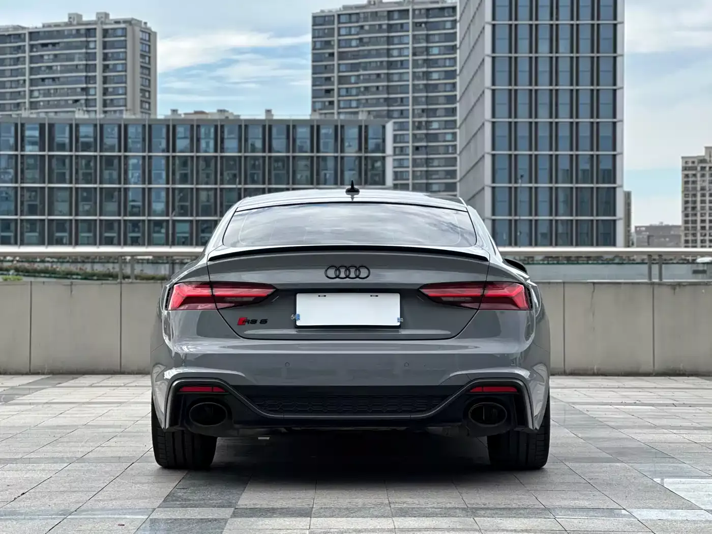 Audi RS 5 2023 Model RS 5 2.9T Sportback Dark Gold Edition фото 5