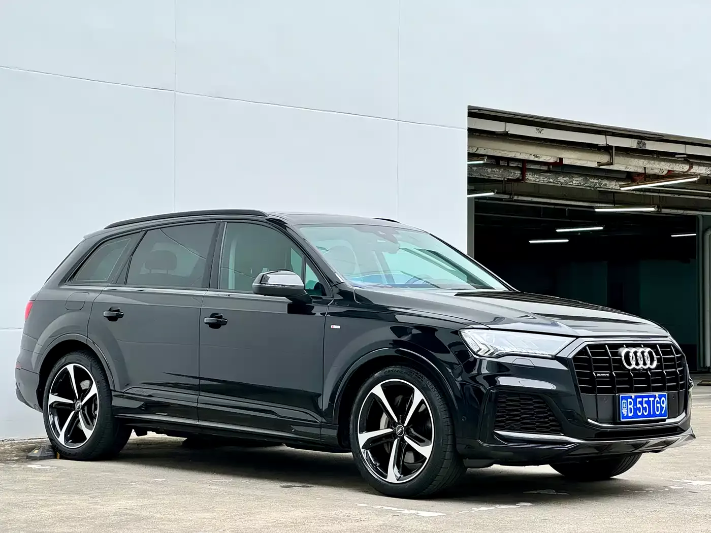 Audi Q7 2023 55 TFSI quattro S line Sport фото 3