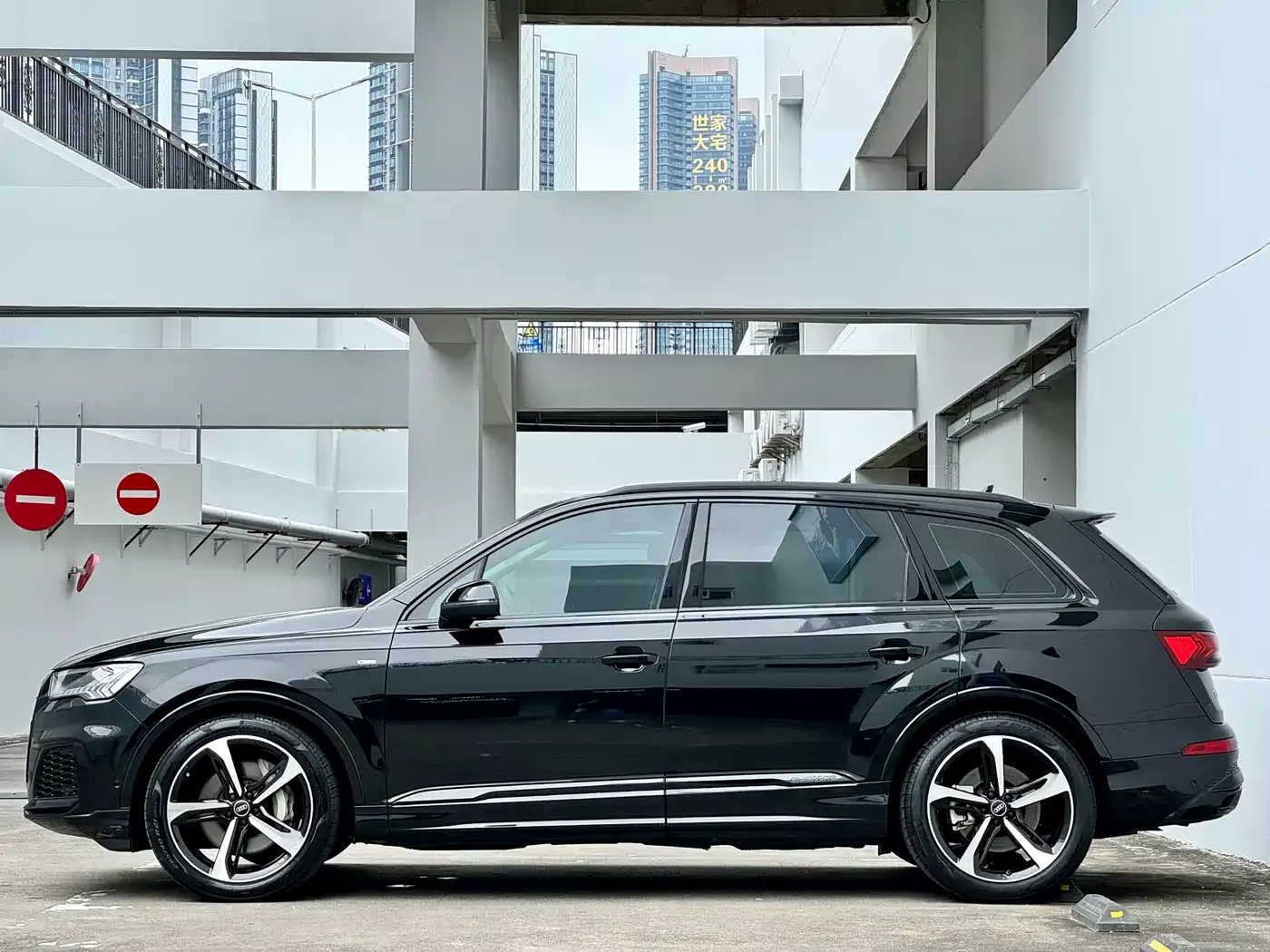Audi Q7 2023 55 TFSI quattro S line Sport фото 19