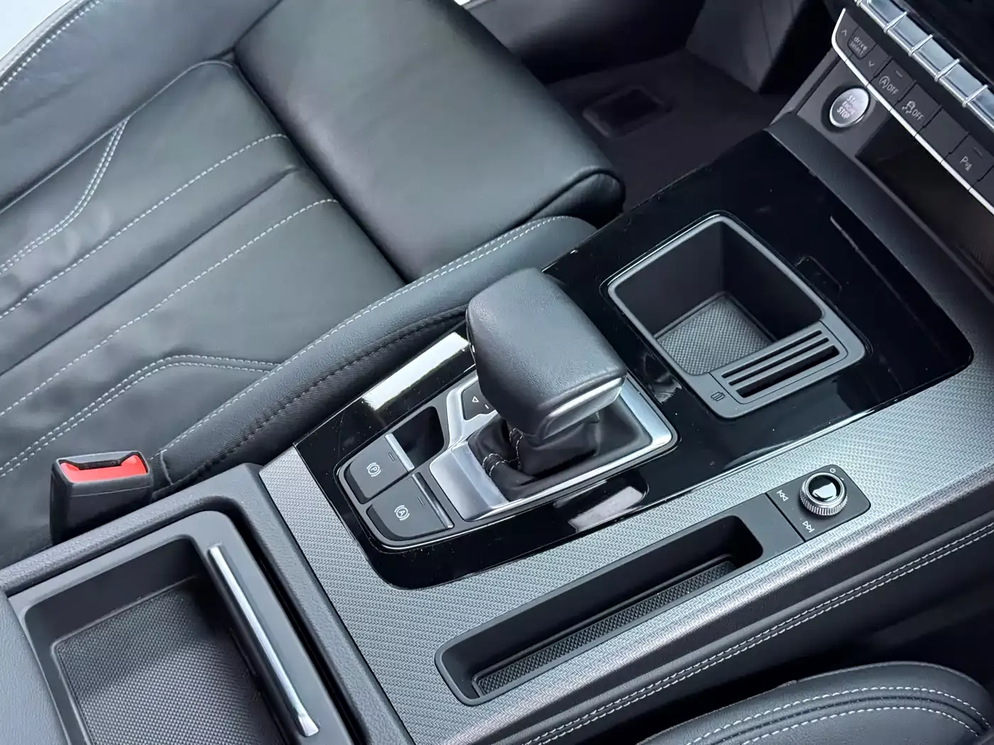 Audi Q5L 2023 40T Luxury Dynamic фото 10