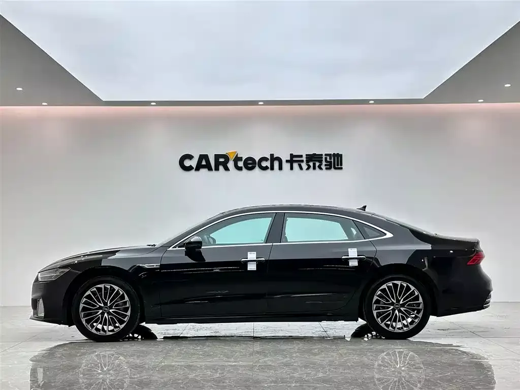 Audi A7L 2024 45 TFSI Luxury фото 2