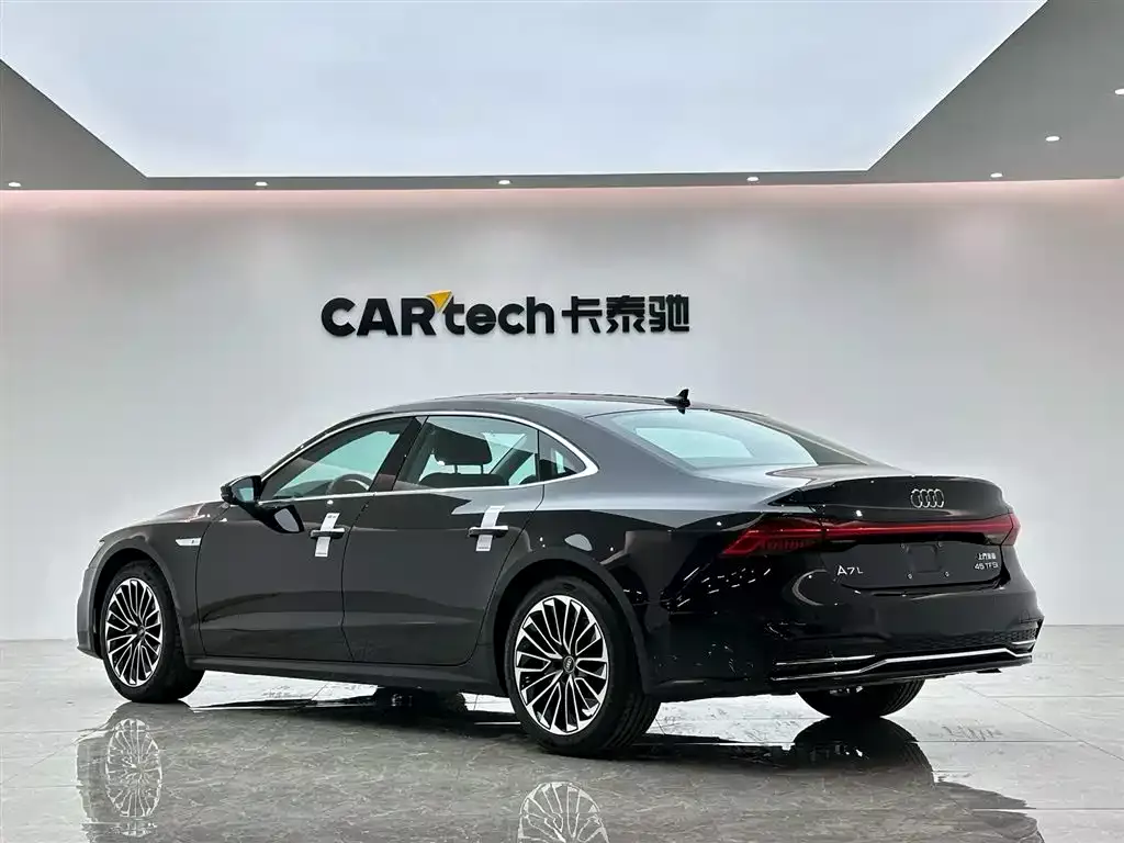Audi A7L 2024 45 TFSI Luxury фото 3