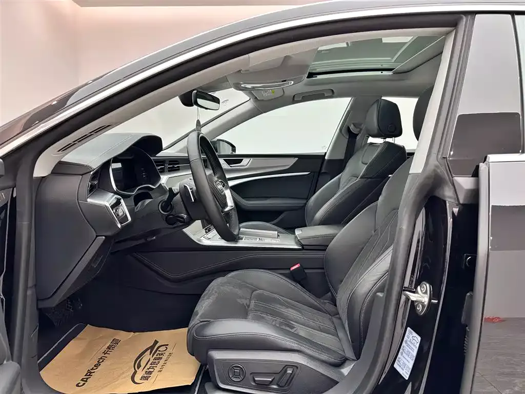 Audi A7L 2024 45 TFSI Luxury фото 8