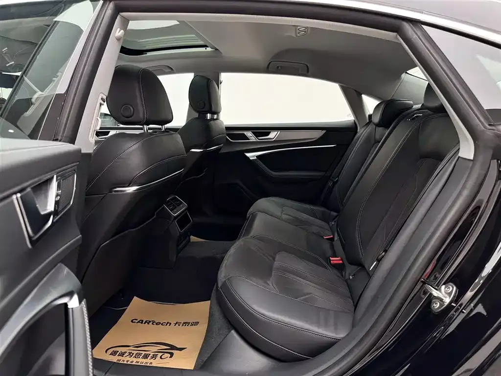 Audi A7L 2024 45 TFSI Luxury фото 9