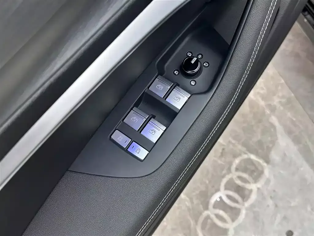 Audi A7L 2024 45 TFSI Luxury фото 16