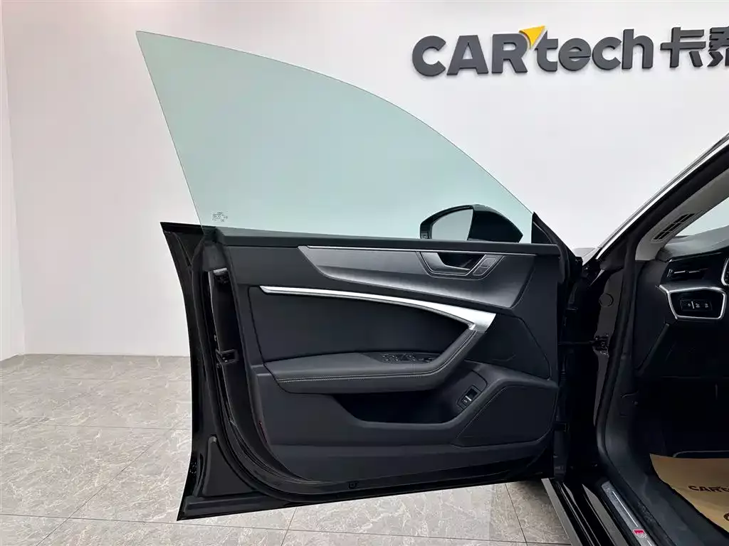 Audi A7L 2024 45 TFSI Luxury фото 17