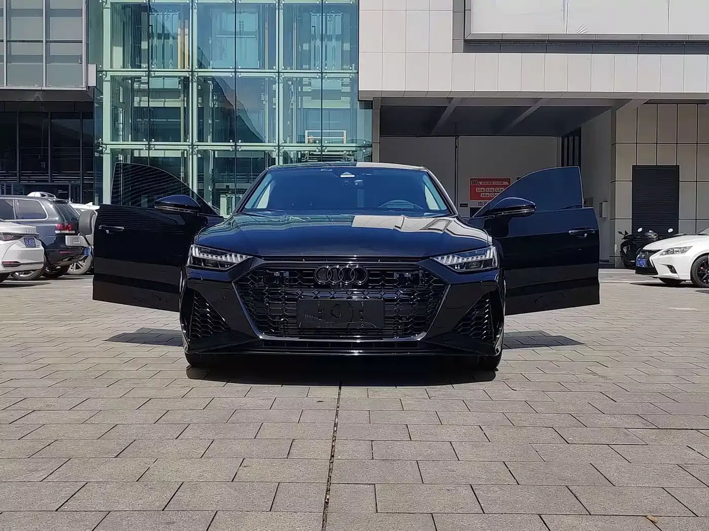 Audi A7 2023 Model 45 TFSI Premium Selection Edition фото 4