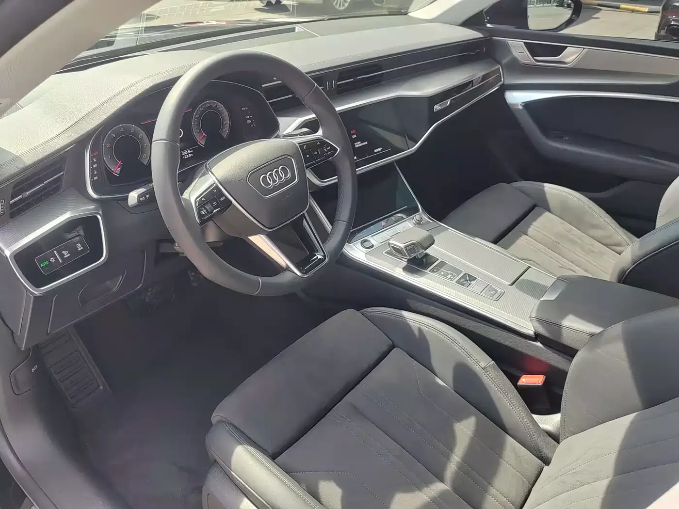 Audi A7 2023 Model 45 TFSI Premium Selection Edition фото 5