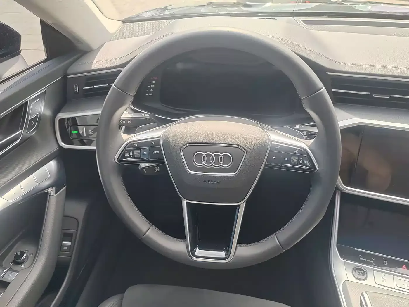 Audi A7 2023 Model 45 TFSI Premium Selection Edition фото 8