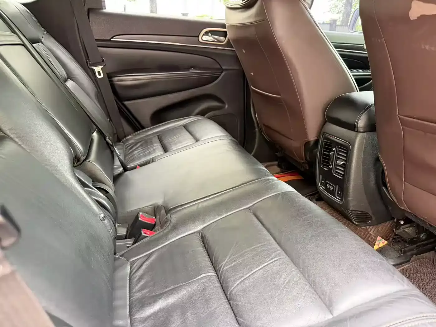 Jeep Grand Cherokee (Import) 2014 3.0TD Diesel Comfort Navigation Edition фото 6