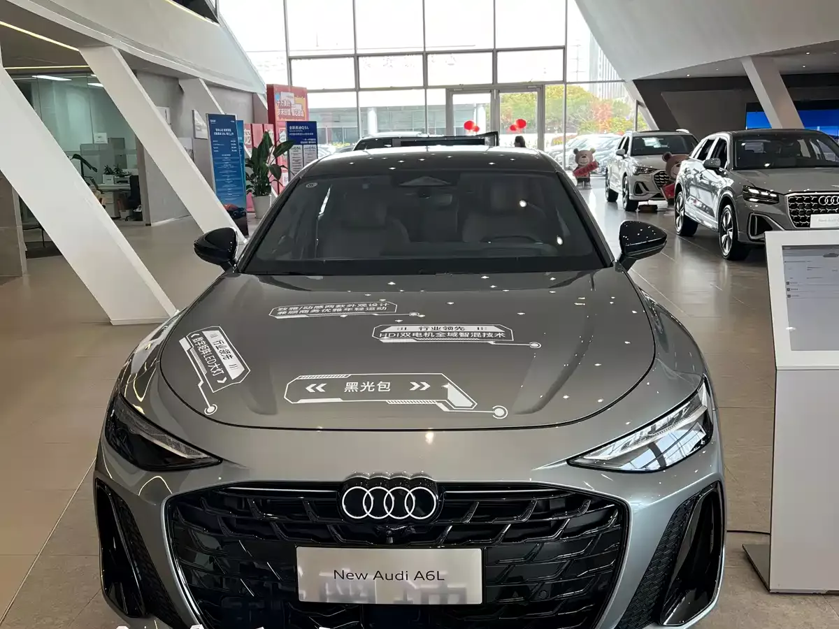 Audi A6L фото 2