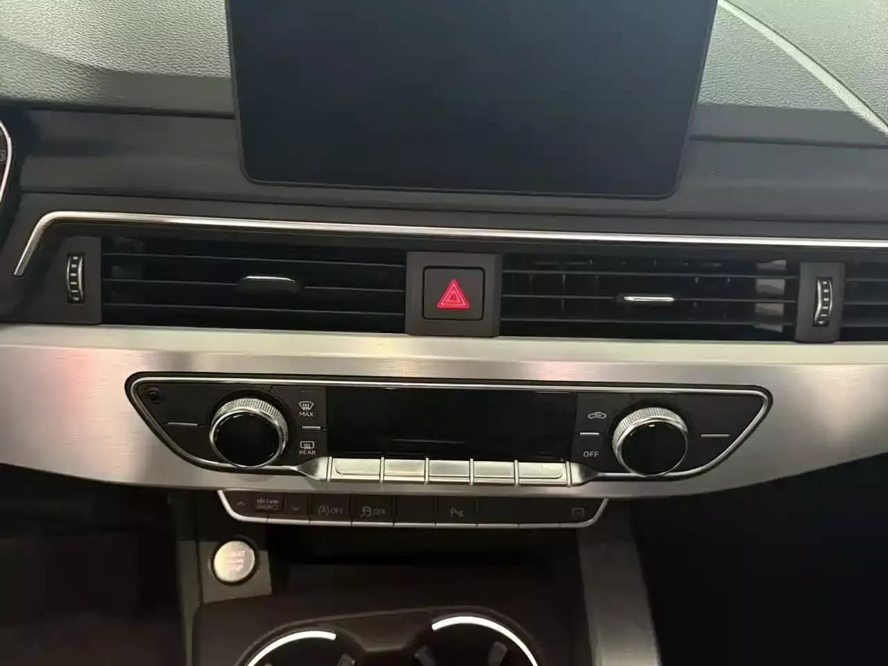 Audi A4L 2019 45 TFSI quattro Personality Sport (China V) фото 10