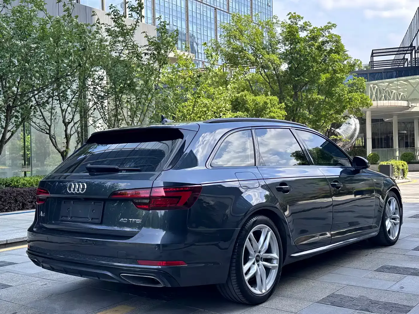 Audi A4 (Import) 2020 Avant Pioneer 40 TFSI Luxury Sport фото 4