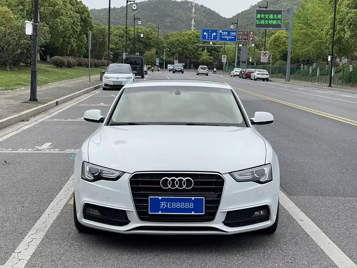 Audi A5 (Import) 2016 Facelift Coupe 35 TFSI Progressive фото 2